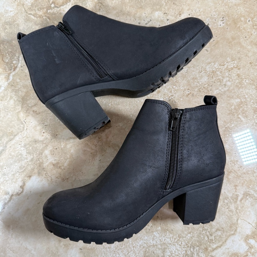 Sarah Jayne Black Ankle Boots – Size 6.5, Block Heel with Side Zipper